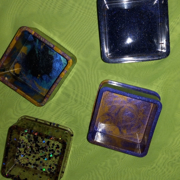 Resin boxes - Picture 2 of 4